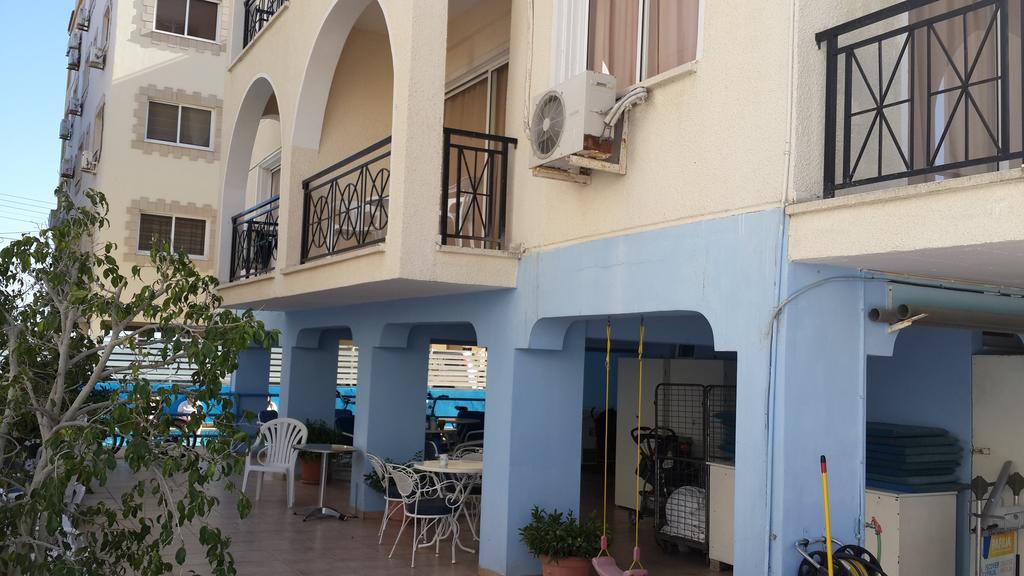 Pasianna Hotel Apartments Ларнака Экстерьер фото